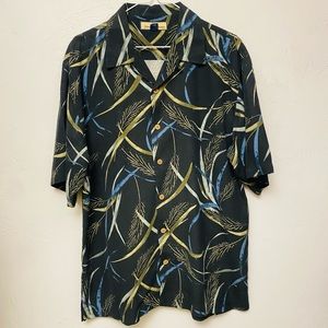 Vintage Tommy Bahama Short Sleeved 100% Silk Button Down Floral Hawaiian Shirt